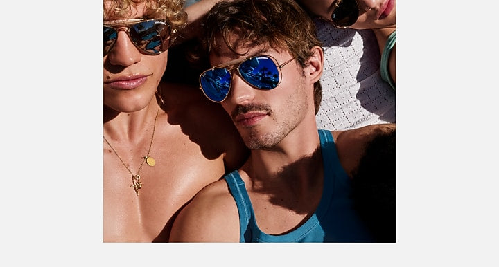 Ray-Ban THE OUTDOORSMAN BY DOLCE&GABBANA Arista Gold with Dark Blue Mirror Blue Solid Color - Mirror lenses - On model