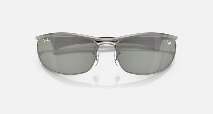 Ray-Ban RAY-BAN STAR WARS™ – THE MANDALORIAN OLYMPIAN DELUXE Gunmetal with Green Mirror Silver Solid Color - Mirror lenses - Closed Front
