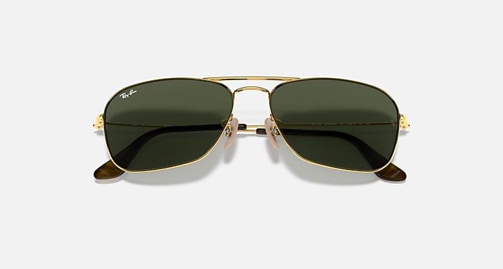 Ray-Ban CARAVAN Arista Gold with G-15 Green Solid Color lenses - Closed Front