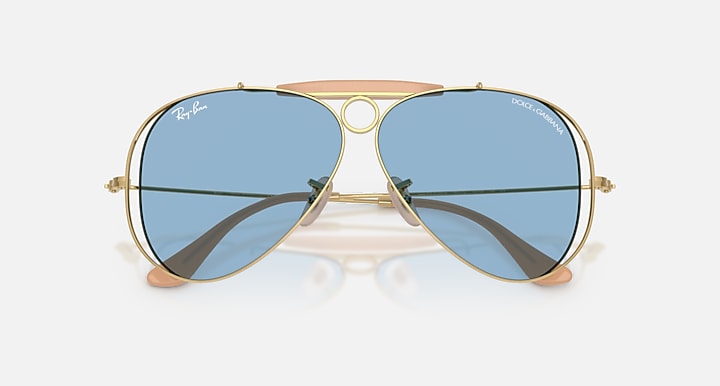 Ray-Ban THE SHOOTER BY DOLCE&GABBANA Arista Gold with Light Blue Solid Color lenses - Closed Front