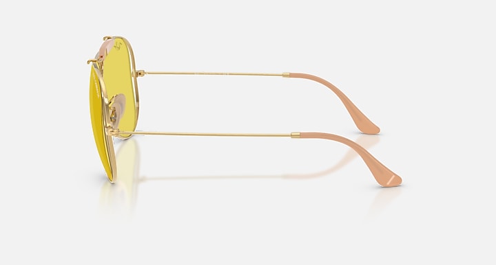 Ray-Ban THE SHOOTER BY DOLCE&GABBANA Arista Gold with Yellow Solid Color lenses - Lateral