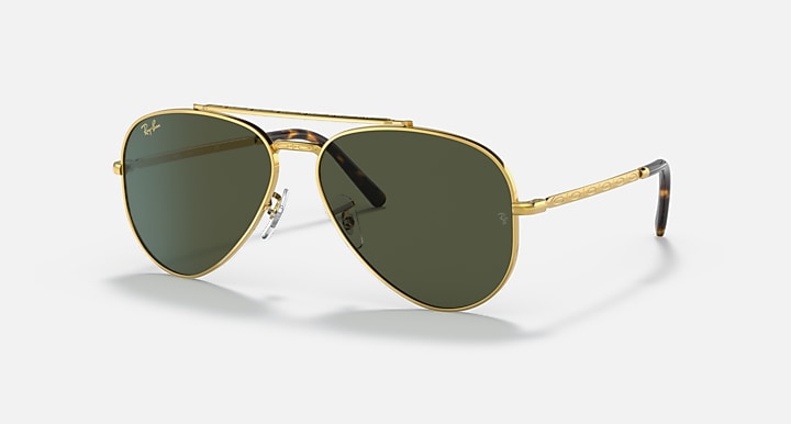 Ray-Ban NEW AVIATOR Gold with Green Solid Color lenses - Quarter