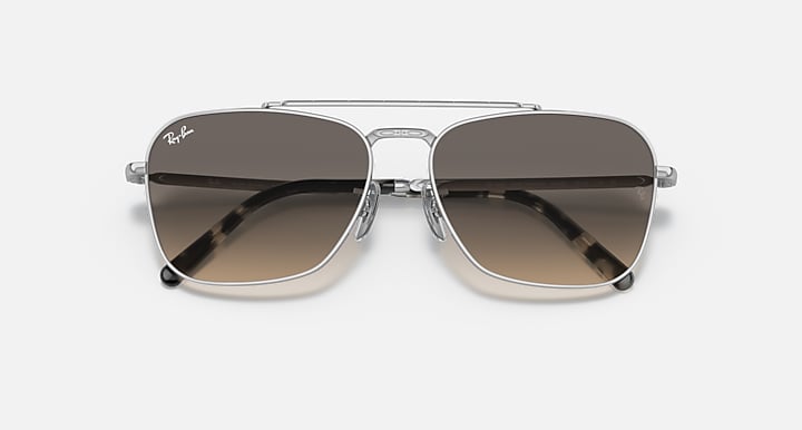 Ray-Ban NEW CARAVAN Silver with Clear Gradient Grey Gradient lenses - Closed Front