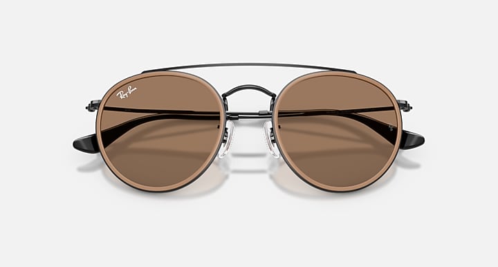 Ray-Ban ROUND DOUBLE BRIDGE POLARIZED+ LENSES Black with Brown Solid Color lenses - Closed Front