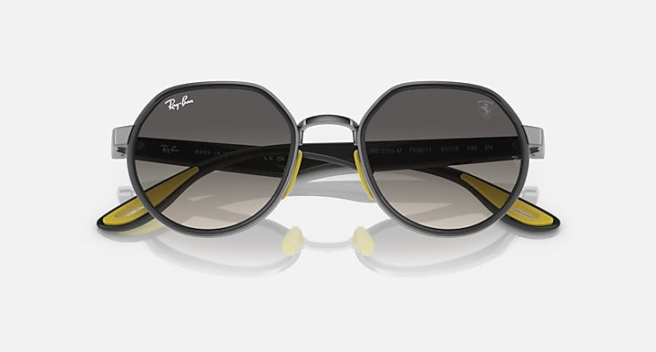 Ray-Ban RB3703M SCUDERIA FERRARI COLLECTION Gunmetal; Grey with Grey Gradient Gradient lenses - Closed Front