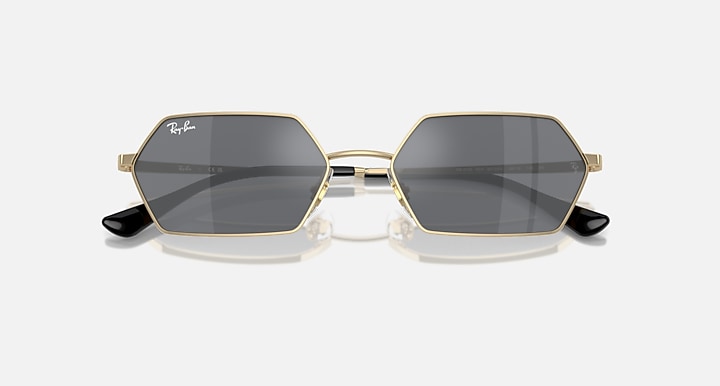 Ray-Ban YEVI BIO-BASED Light Gold with Dark Grey Solid Color - Mirror lenses - Closed Front