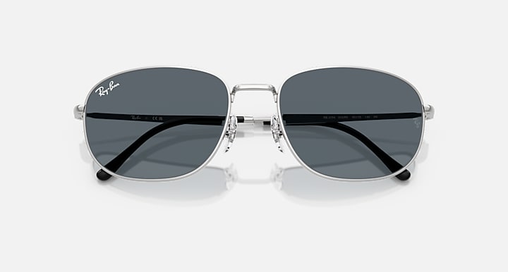 Ray-Ban RB3754 Silver with Blue Solid Color lenses - Closed Front