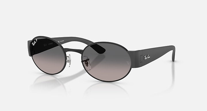 Ray-Ban RB3770 Black; Sand Grey with Grey Gradient Polarized Gradient lenses - Quarter