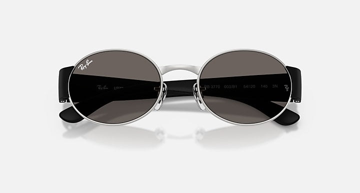 Ray-Ban RB3770 Silver; Sand Black with Dark Grey Solid Color lenses - Closed Front
