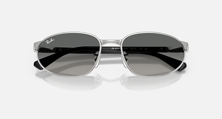 Ray-Ban RB3777 Silver; Black with Grey Gradient Gradient lenses - Closed Front