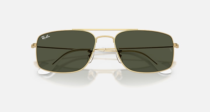 Ray-Ban EXPLORER III Arista Gold with Green Solid Color lenses - Closed Front