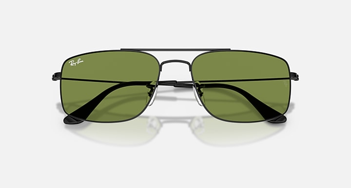 Ray-Ban EXPLORER III Black with Green Solid Color lenses - Closed Front