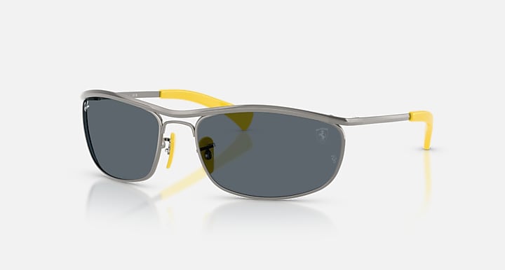Ray-Ban RB3819M SCUDERIA FERRARI COLLECTION Gunmetal with Blue Photochromic lenses - Quarter