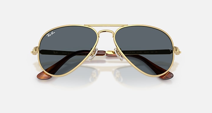 Ray-Ban AVIATOR MAX Arista Gold with Blue Solid Color lenses - Closed Front