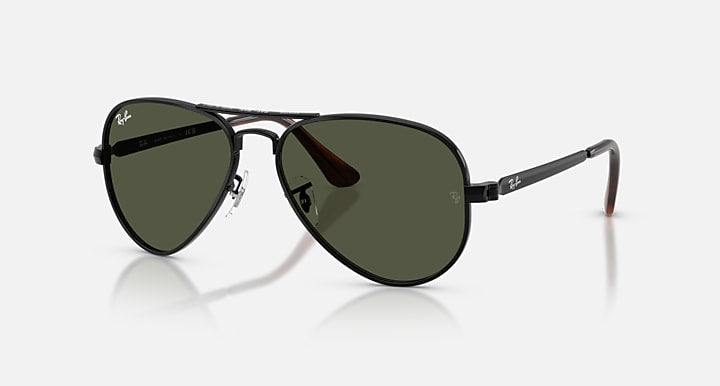 Ray-Ban AVIATOR MAX Black with Green Solid Color lenses - Quarter