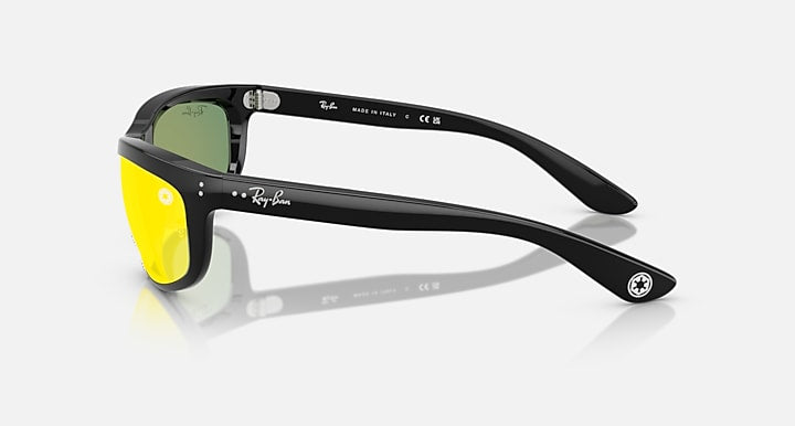 Ray-Ban RAY-BAN STAR WARS™ – DARTH VADER BALORAMA Black with Yellow Mirror Red Solid Color - Mirror lenses - Lateral