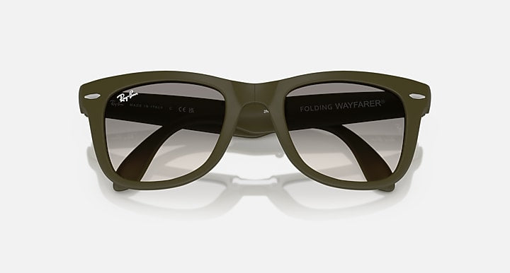 Ray-Ban WAYFARER FOLDING CLASSIC ONLINE ONLY LIMITED Matte Military Green with Clear Gradient Grey Gradient lenses - Closed Front