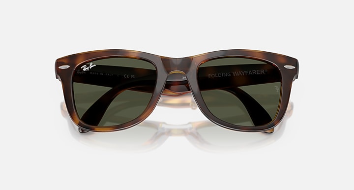 Ray-Ban WAYFARER FOLDING CLASSIC Havana with Green Solid Color lenses - Closed Front