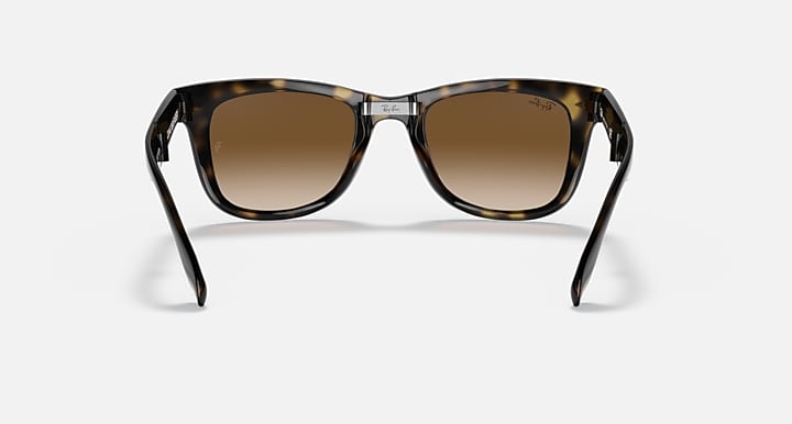 Ray-Ban WAYFARER FOLDING CLASSIC Light Havana with Light Brown Gradient Gradient lenses - Back