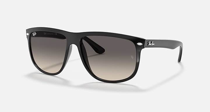 Ray-Ban BOYFRIEND Black with Solid Color Gradient lenses - Quarter