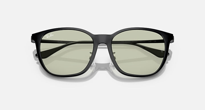 Ray-Ban RB4333D Black with Green Solid Color lenses - Closed Front