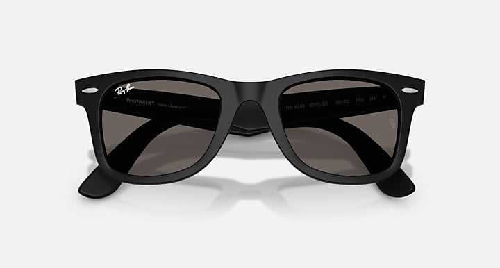 Ray-Ban WAYFARER EASE Matte Black with Dark Grey Solid Color lenses - Closed Front