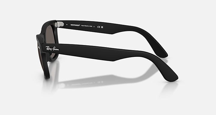 Ray-Ban WAYFARER EASE Matte Black with Dark Grey Solid Color lenses - Lateral