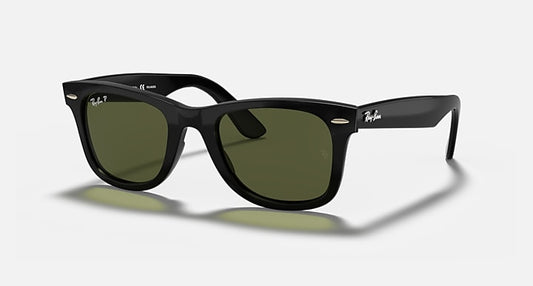 Ray-Ban WAYFARER EASE Black with G-15 Green Polarized Solid Color lenses - Quarter