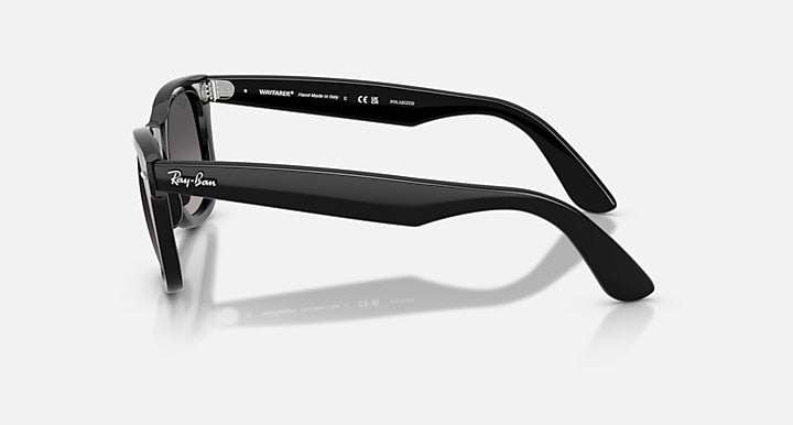 Ray-Ban WAYFARER EASE Black with Gradient Grey Polarized Gradient lenses - Lateral