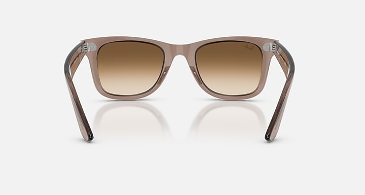 Ray-Ban WAYFARER EASE Transparent Light Brown with Clear Gradient Brown Gradient lenses - Back