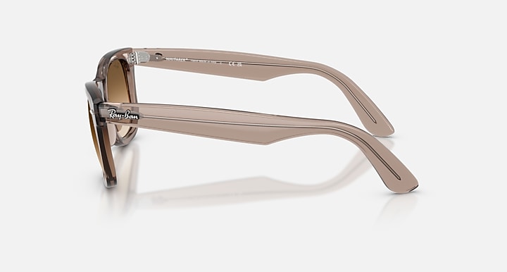 Ray-Ban WAYFARER EASE Transparent Light Brown with Clear Gradient Brown Gradient lenses - Lateral