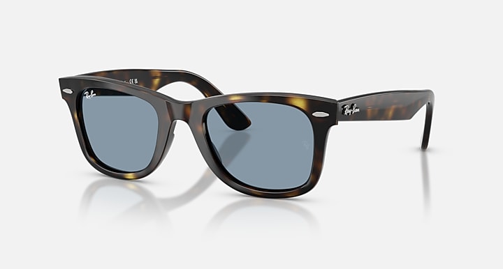 Ray-Ban WAYFARER EASE Havana with Blue Solid Color lenses - Quarter