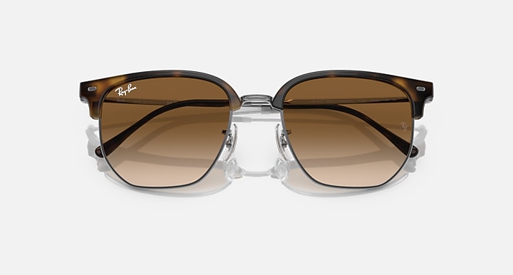 Ray-Ban NEW CLUBMASTER Havana; Gunmetal with Brown Gradient lenses - Closed Front