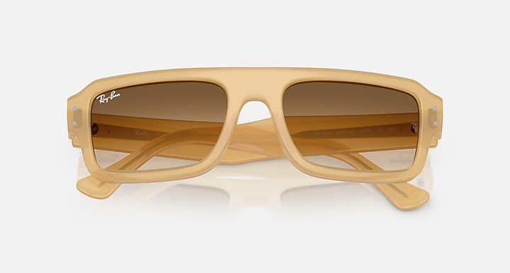 Ray-Ban FLACKO BIO-BASED Transparent Beige with Clear Gradient Brown Gradient lenses - Closed Front