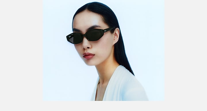 Ray-Ban RB4473D Black with Dark Grey Solid Color lenses - On model