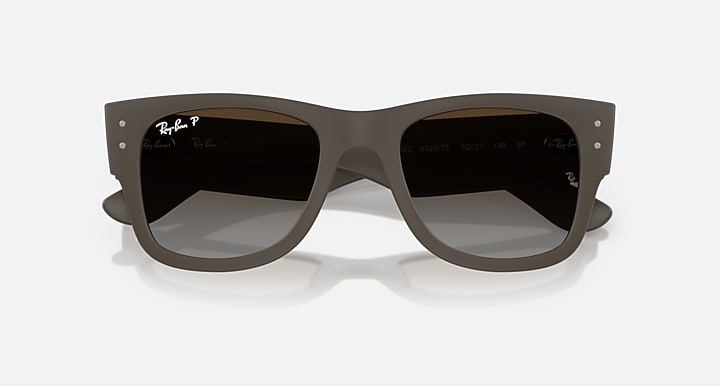 Ray-Ban MEGA WAYFARER LITEFORCE Sand Brown with Polarized Brown Gradient Gradient lenses - Closed Front