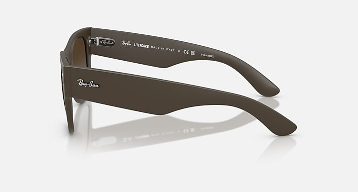 Ray-Ban MEGA WAYFARER LITEFORCE Sand Brown with Polarized Brown Gradient Gradient lenses - Lateral