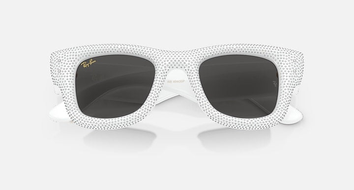Ray-Ban WAYFARER PUFFER CRYSTAL PAVÈ EDITION White & Strass Pave with Ultra Black Solid Color lenses - Closed Front