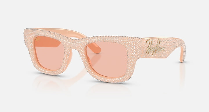 Ray-Ban WAYFARER PUFFER CRYSTAL PAVÈ EDITION Solid Nude with Dark Pink Solid Color lenses - Quarter