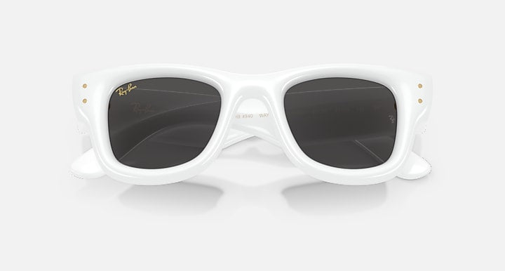 Ray-Ban WAYFARER PUFFER White with Ultra Black Solid Color lenses - Closed Front