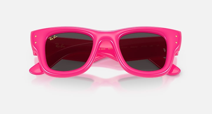 Ray-Ban WAYFARER PUFFER Fucsia with Ultra Black Solid Color lenses - Closed Front