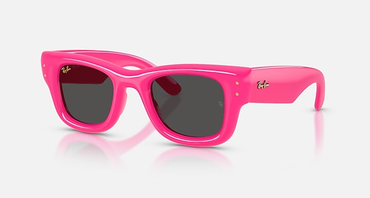 Ray-Ban WAYFARER PUFFER Fucsia with Ultra Black Solid Color lenses - Quarter