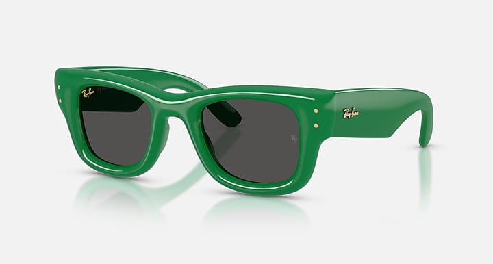 Ray-Ban WAYFARER PUFFER Green with Ultra Black Solid Color lenses - Quarter