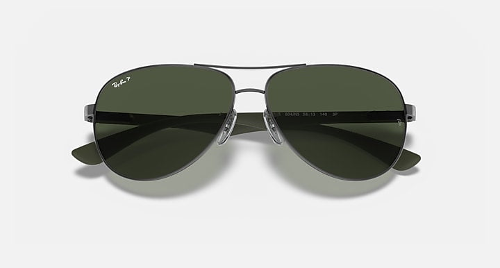 Ray-Ban CARBON FIBRE Gunmetal; Grey with G-15 Green Polarized Solid Color lenses - Closed Front