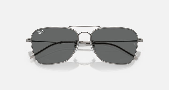 Ray-Ban CARAVAN REVERSE Gunmetal with Dark Grey Solid Color lenses - Closed Front