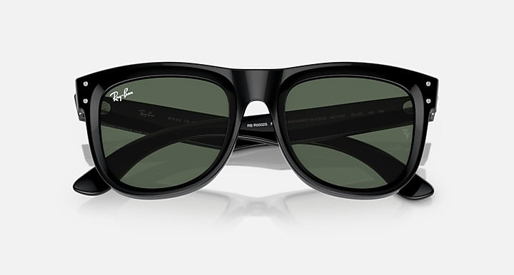 Ray-Ban WAYFARER REVERSE Black with Dark Green Solid Color lenses - Closed Front