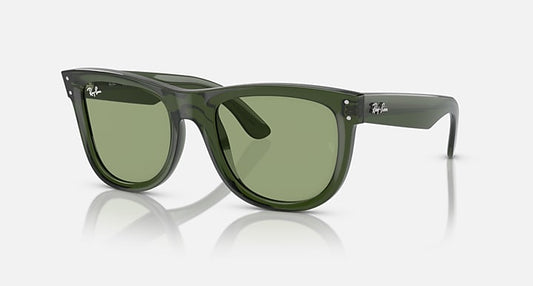 Ray-Ban WAYFARER REVERSE LIMITED Transparent Green with Green Solid Color lenses - Quarter
