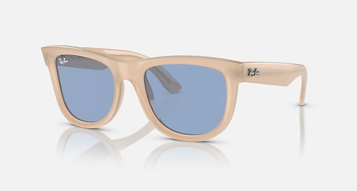Ray-Ban WAYFARER REVERSE Opal Beige & Honey with Light Blue Solid Color lenses - Quarter