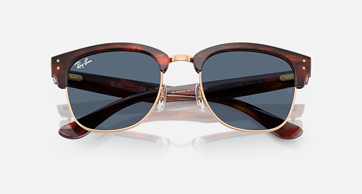 Ray-Ban CLUBMASTER REVERSE Striped Havana On Rose Gold; Striped Havana with Dark Blue Solid Color lenses - Closed Front
