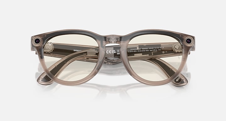 Ray-Ban RAY-BAN META LOW BRIDGE FIT HEADLINER - GEN 1 Warm Stone with Clear/Dark Green Transitions® lenses - Closed Front